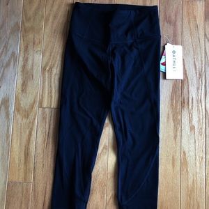 Athleta Salutation Capri Leggings